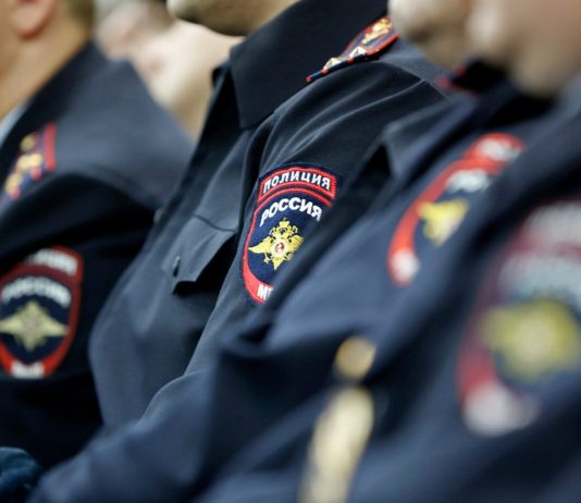 Сотрудники полиции несут службу круглосуточно