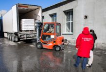 Очередную партию гуманитарной подготовки к отправке из Барнаула на Донбасс