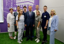 Губернатор Томенко осмотрел медколледж, где учатся будущие фельдшеры