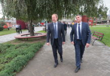 Губернатор Томенко проверил, как внедряется «алтайский сельский стандарт» в Усть-Калманке