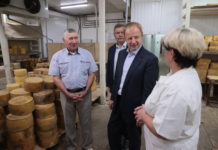 Губернатор Томенко приехал с проверкой в Петропавловский район