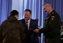 Губернатор Алтайского края Виктор Томенко встретился с военнослужащими 35-й ракетной дивизии