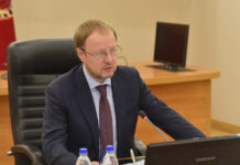 В связи с поступлением дополнительных доходов в бюджет Алтайского края Губернатор Виктор Томенко поручил увеличить расходы на оплату труда, помощь муниципалитетам и поддержку граждан