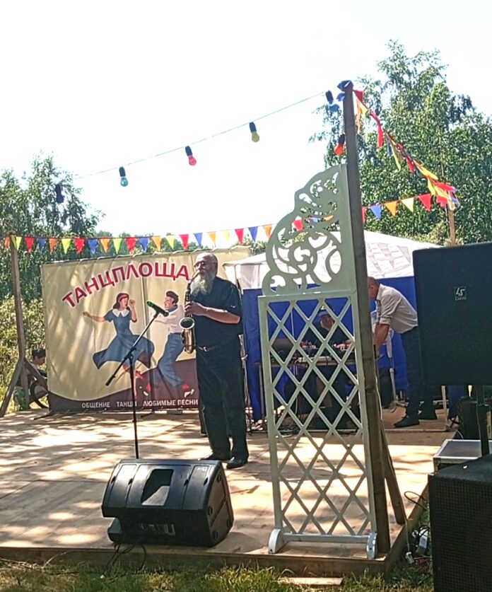 Георгий Эргардт на площадке фестиваля Улица Советская