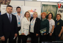 В столице Алтайского края прошел VIII краевой фестиваль-ярмарка инновационных социальных практик «В фокусе — семья»