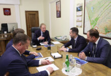 Губернатор Алтайского края Виктор Томенко и генеральный директор «Россети Сибирь» Антон Дьячков обсудили повышение надежности электросетевого комплекса региона