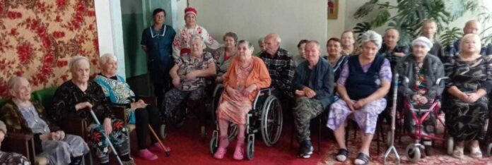 С визитом к пожилым