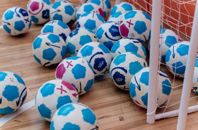 Футбол-мячи